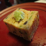 すし処 ひさ田 - 卵焼き。山芋、きくらげ、三つ葉入り。