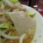 ラーメン二郎 - 【再訪】脂トッピングの大きさがスゴイ!!!