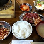 炭火焼肉 ギュー豚 - 焼肉定食