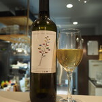 utage dotonbori - じゃがブルー”改”に合わせた白ワイン