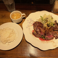 キャトルラパン　神戸三宮 - ステーキランチ2枚（360㌘）上から