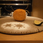 神保町 傳 - 25年2月　スノーの皿にクリームコロッケ