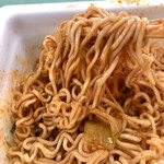 リオン・ドール - 料理写真:恐ろしく辛いやきそばです(.;ﾟ;:д:;ﾟ;.)