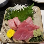 豆菜　板前割烹　入星 - この日の刺身は鮪ずくし。様々な種類の鮪の様々な部位で。