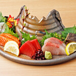 Sushi Sakaba Akafuji - お造り おまかせ5種盛り合わせ