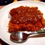 トンカツ・トンしゃぶ ケンボロー - ルーを乗せた状態のカツカレーです。