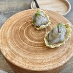 レヴォ - 炙った白海老 餅米と海苔のえびせん