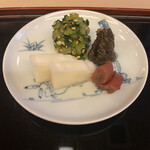 山玄茶 - 鳥獣戯画の小皿かわいい♡お漬物も少しずつ色々が嬉しいですよね。