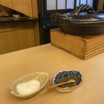 山玄茶 - 粗塩、塩昆布。