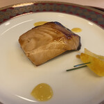 山玄茶 - 柚子ソースはほろ苦く。甘みの強いブリと合います。