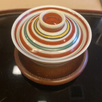 山玄茶 - 可愛らしい蓋付き茶碗。