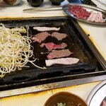 焼肉専科いで - モヤシ大量です！