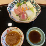 山玄茶 - 先程のお造り。あら、今回はいつもの胡麻ポン酢は無いのね。