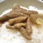 永井食堂 売店 - もつっ子（ご飯にのせて）