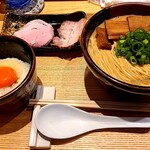 中華蕎麦 とみ田 - らぁめん大盛プラス比内地鶏TKG