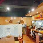 タベルナ ポローネ - 明るい店内!!!!