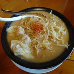 広州市場 - みそわんたんめん 850円