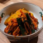 焼肉 牛猿 - キムチ盛り合わせ