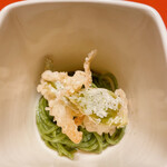 東京 芝 とうふ屋うかい - 白魚の天ぷらと茶そば