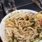 白龍 - 肉味噌におろし生姜、卓上のニンニク、お酢を適量加えマゼマゼします