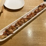 コマツ神田 西口商店街 - チキン唐辛子まみれ