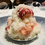 HAGI - ⑬【苺、牛乳、四代目徳次郎】
      ★ 天然氷のカキ氷、苺ミルク、パルメザン掛け