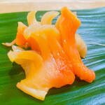 Sushiya No Yoshiken - 赤貝さんも動いてます♬ マンゴーの様なお味です♪