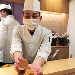 銀座 しのはら - 定番のフォアグラ最中