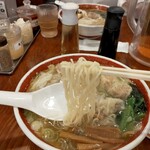 広州市場 - 麺リフトアップ