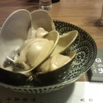 まん丸です（究極コースはこのサイズになります）マッチの箱と大きさを比べて見てください。