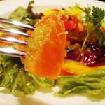 Tenerezza - 前菜（スモークサーモンのサラダ）