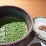 たか松 - お抹茶・・最後に頂くには嬉しいですね。 