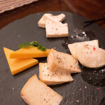 Kunseibaru&Tea Quinta.K -kuinta- - チーズ盛り合わせ　スモークの香り