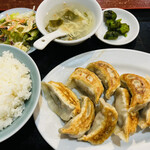 中華料理餃子の屋台 - 