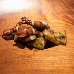 アカ - イカスミ&ホタルイカ&筍のパエリア