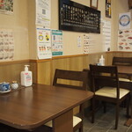 都寿し - 店内（テーブル席）