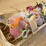 かもめ食堂 - 刺し身の盛合せ