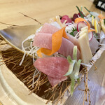 かもめ食堂 - 刺し身の盛合せ