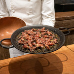 アカ - イカスミ&ホタルイカ&筍のパエリア