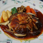 やすだ - ハンバーグ！谷6のもなみのマスターに教えた事のある、やすだのお父さん笑、絶品です！