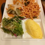 スーパーホテル - 朝食バイキング　サラダ、オムレツ、パスタ
