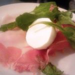 IL PONTILE - 水牛モッツァレラと生ハム