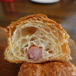 Boulangerie Tokyo - ジャーマンソーセージ(380円)断面