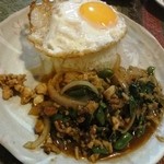 いなかむら - ガッパオ 1,000円 鶏挽き肉とバジルの炒飯