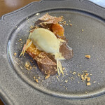 カフェ&ギャラリー カバノ - デザート
                                　愛媛県産#ブラッドオレンジのゼリー
                                　緑茶と恵那市上矢作の太陽さんの
                                　こだわり卵を使ったアイスクリーム