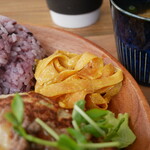 カフェ アルターナ - パスタじゃありません、人参です(笑)