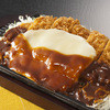 フードテラス 手打ちとんかつ古炉奈  - 料理写真:デミチーズ鉄板とんかつ920円
