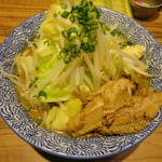 ラーメン燈郎 - ラーメン（７５０円）　　　ニンニク少な目
