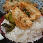 とりだるま - 揚げ餃子のオンザライス