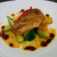 創作料理と京野菜のびすとろ キザノ - ほうぼうのポワレ・タプナードバターソース